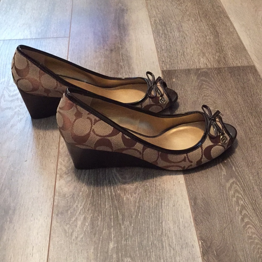 NEW COACH Khaki/Chestnut Wedge Heels - Picture 2 of 2